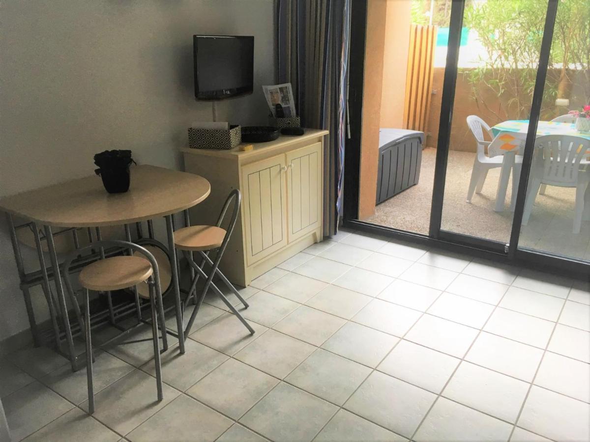 Sanary Sur Mer Appartement 30M2 T2 Avec Terrasse Piscine 10Min A Pied De La Plage エクステリア 写真