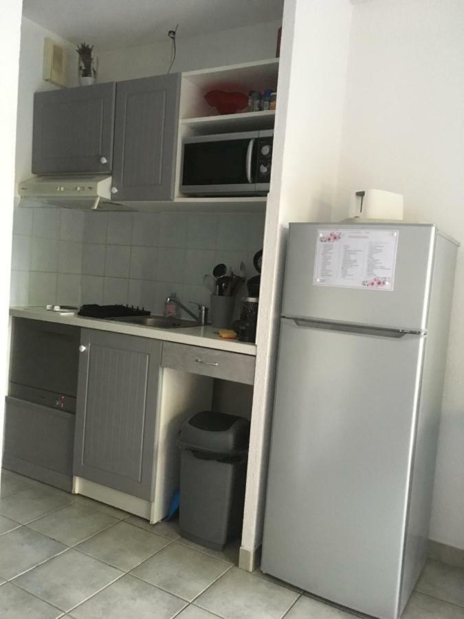 Sanary Sur Mer Appartement 30M2 T2 Avec Terrasse Piscine 10Min A Pied De La Plage エクステリア 写真