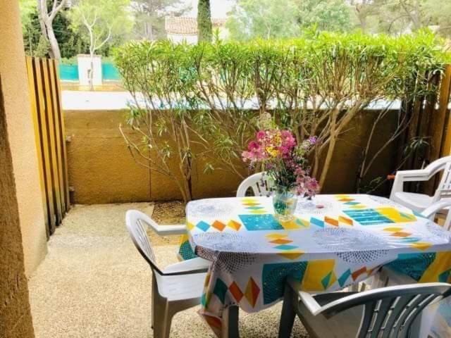 Sanary Sur Mer Appartement 30M2 T2 Avec Terrasse Piscine 10Min A Pied De La Plage エクステリア 写真
